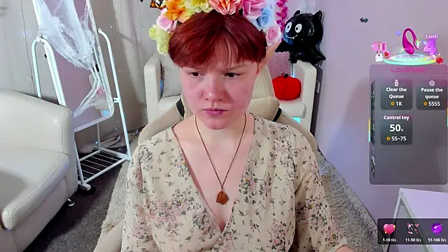 Snapshot of DreamyLuna chatting on 10/23/25, 08:29 DreamyLuna online show from 10/23/25, 08:29