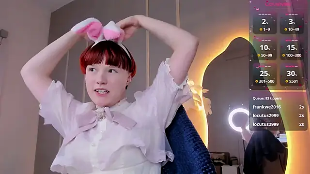 Snapshot of DreamyLuna chatting on 03/19/25, 08:32 DreamyLuna online show from 03/19/25, 08:32