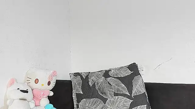 Snapshot of salome_daniel chatting on 06/25/26, 02:55 salome daniel online show from 06/25/26, 02:55