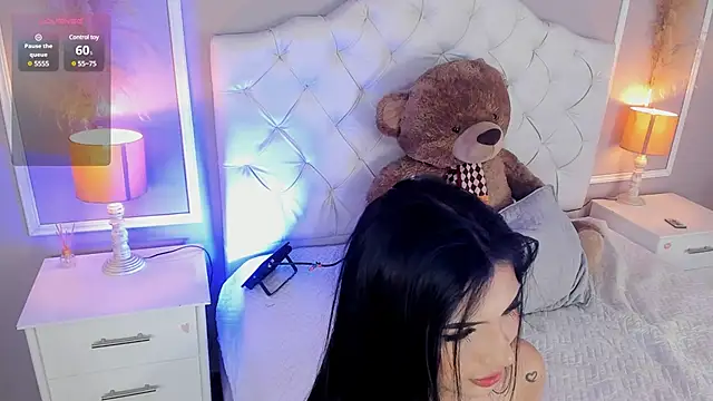 Snapshot of scarlet_hill chatting on 12/14/24, 01:59 scarlet hill online show from 12/14/24, 01:59