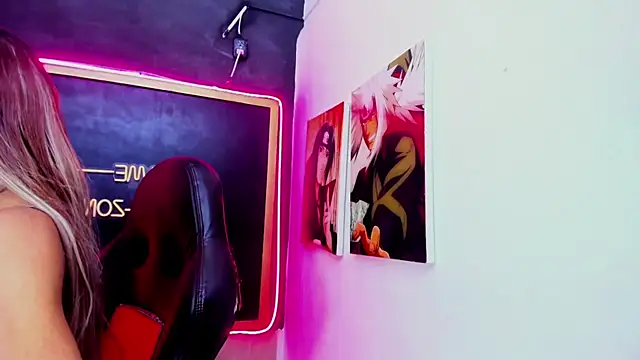 Isabella stanford2 online show from 11/20/25, 12:50