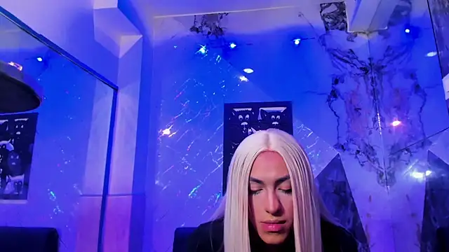 Snapshot of Isabella_stanford2 chatting on 05/18/26, 05:02 Isabella stanford2 online show from 05/18/26, 05:02
