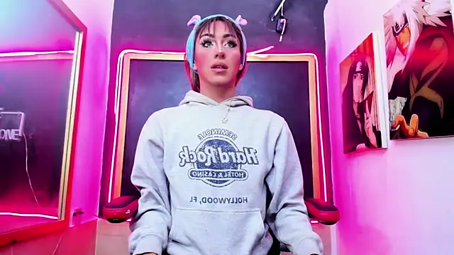 Isabella stanford2 online show from 10/06/25, 12:50