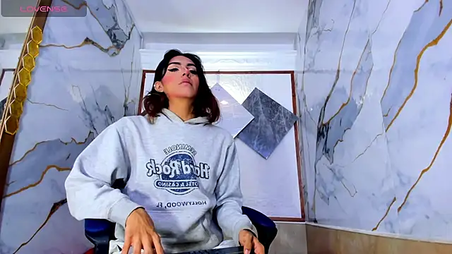 Isabella stanford2 online show from 10/13/25, 12:40