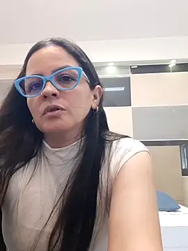 Snapshot of Zara_Jackson chatting on 05/20/26, 02:47 Zara Jackson online show from 05/20/26, 02:47
