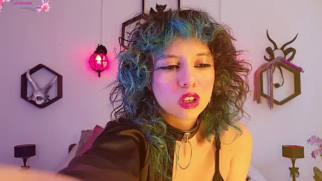 Sweet Chaos online show from 11/18/25, 05:16