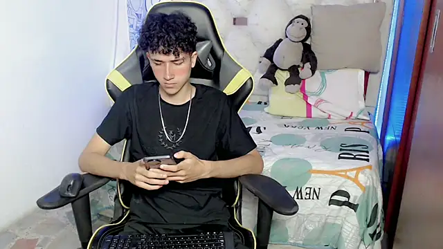 johnny cagee online show from 11/20/25, 03:40