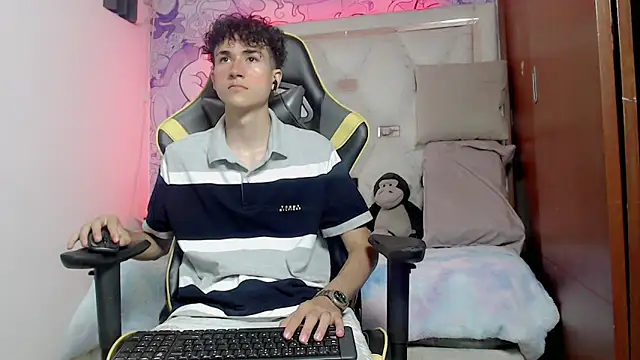 johnny cagee online show from 10/23/25, 05:39