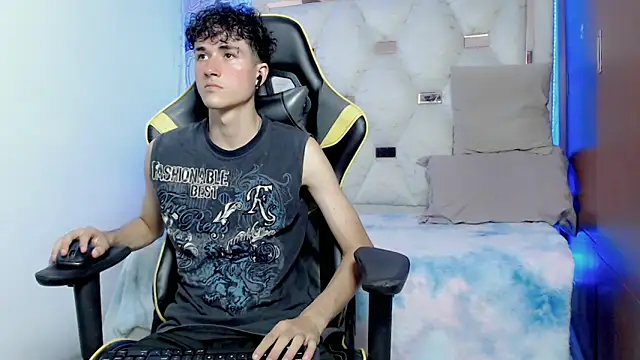 johnny cagee online show from 10/27/25, 05:08