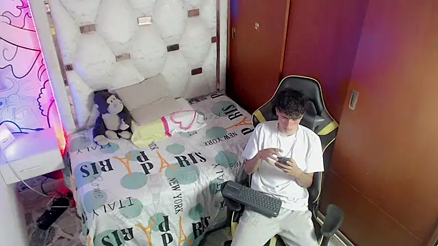 johnny cagee online show from 11/15/25, 03:54