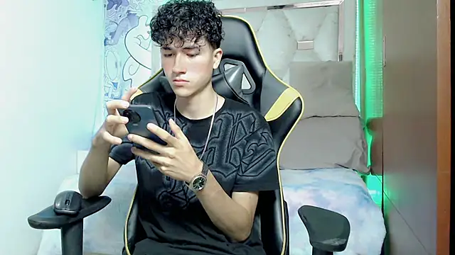 johnny cagee online show from 10/26/25, 04:02