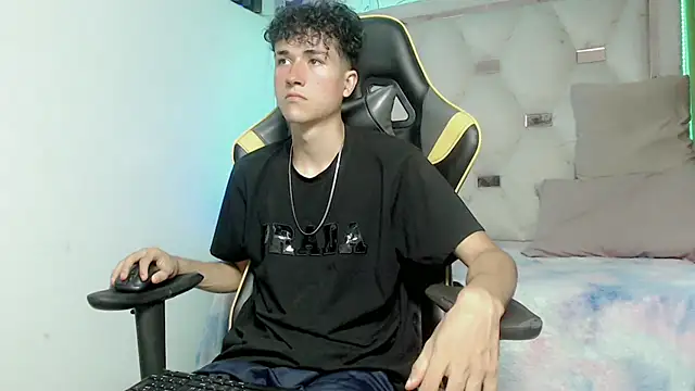 johnny cagee online show from 11/12/25, 05:00