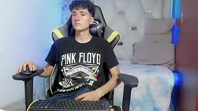 johnny cagee online show from 11/10/25, 06:07