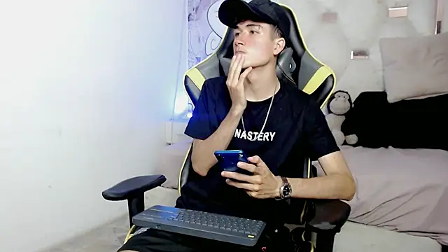 johnny cagee online show from 01/12/26, 03:24