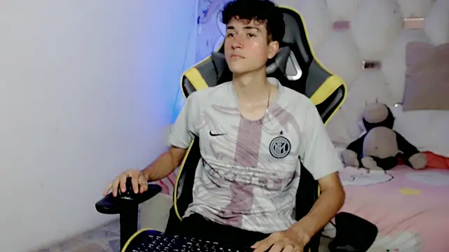 johnny cagee online show from 11/28/25, 06:46