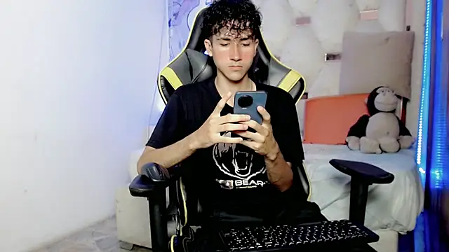 johnny cagee online show from 11/29/25, 04:01