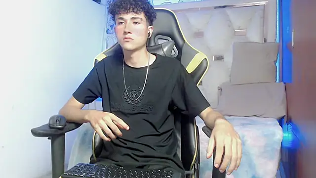 johnny cagee online show from 11/08/25, 06:17