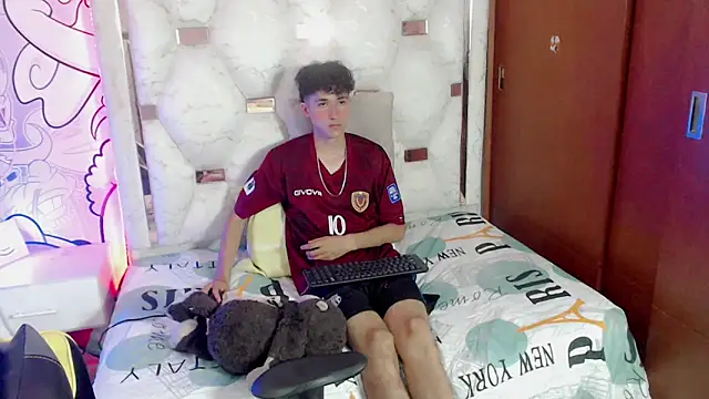 johnny cagee online show from 11/16/25, 04:17