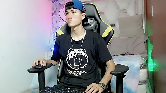 johnny cagee online show from 10/31/25, 03:47