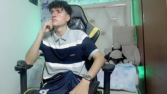 johnny cagee online show from 10/24/25, 05:06