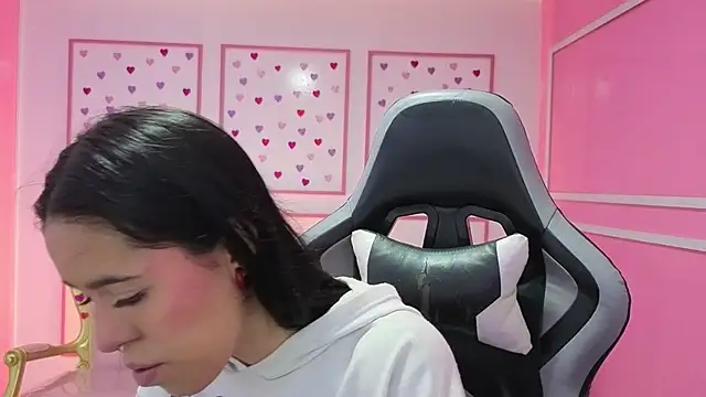 Snapshot of stephania_t chatting on 09/25/25, 11:38 stephania t online show from 09/25/25, 11:38