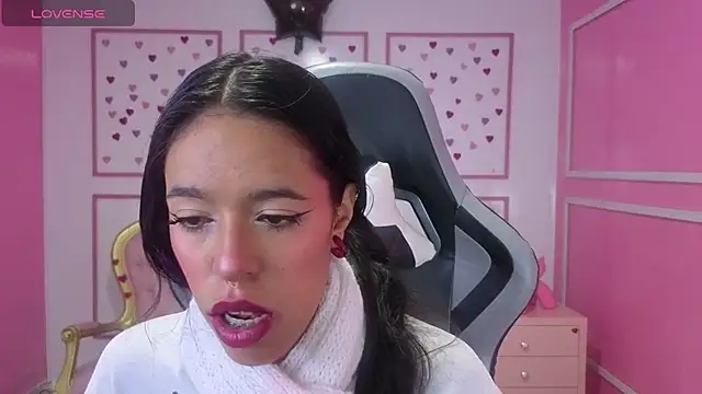 Snapshot of stephania_t chatting on 11/07/25, 11:48 stephania t online show from 11/07/25, 11:48