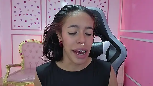 Snapshot of stephania_t chatting on 10/11/25, 11:44 stephania t online show from 10/11/25, 11:44