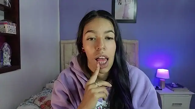 stephania t online show from 04/24/26, 04:09