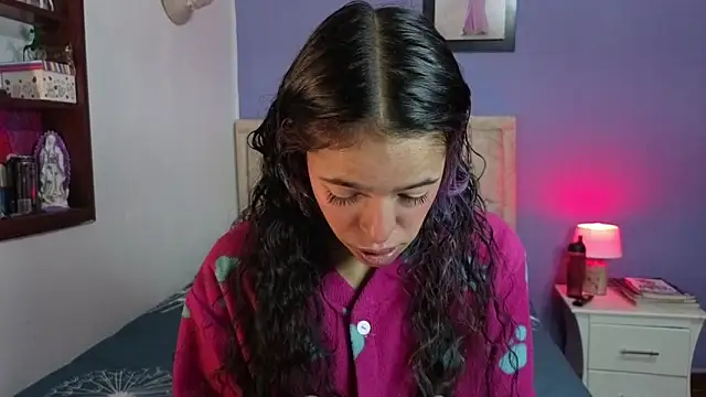 stephania t online show from 04/07/26, 03:14