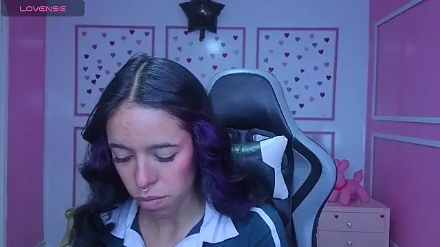 Snapshot of stephania_t chatting on 11/04/25, 12:42 stephania t online show from 11/04/25, 12:42