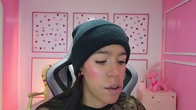 Snapshot of stephania_t chatting on 09/18/25, 11:35 stephania t online show from 09/18/25, 11:35