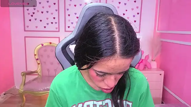 stephania t online show from 12/21/25, 12:29