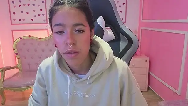 Snapshot of stephania_t chatting on 09/20/25, 11:37 stephania t online show from 09/20/25, 11:37