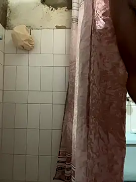 Snapshot of stephania_t chatting on 11/03/25, 08:01 stephania t online show from 11/03/25, 08:01