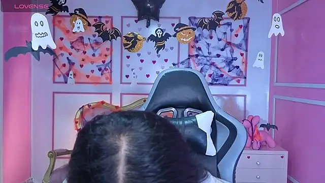 Snapshot of stephania_t chatting on 10/30/25, 11:41 stephania t online show from 10/30/25, 11:41