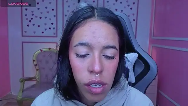 Snapshot of stephania_t chatting on 11/01/25, 12:43 stephania t online show from 11/01/25, 12:43