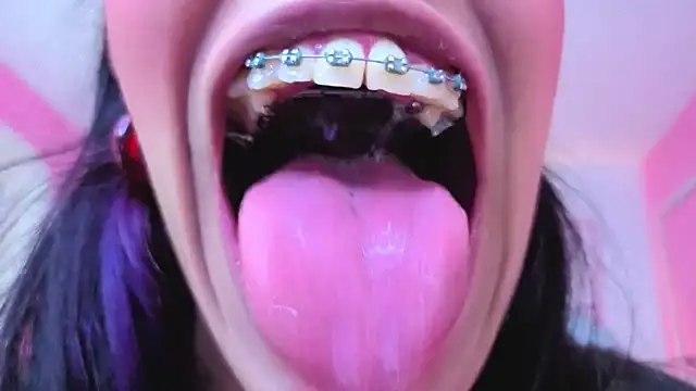 stephania t online show from 12/20/25, 11:57