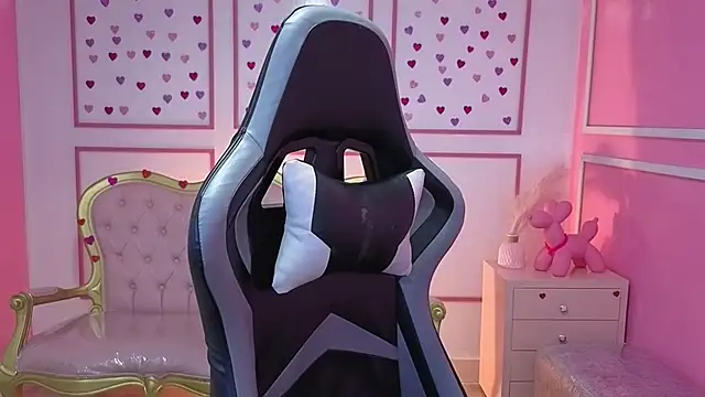 Snapshot of stephania_t chatting on 10/07/25, 12:28 stephania t online show from 10/07/25, 12:28