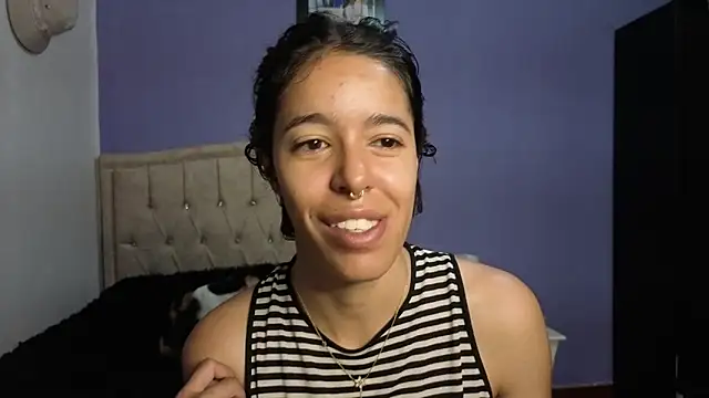 Snapshot of stephania_t chatting on 06/19/26, 01:50 stephania t online show from 06/19/26, 01:50