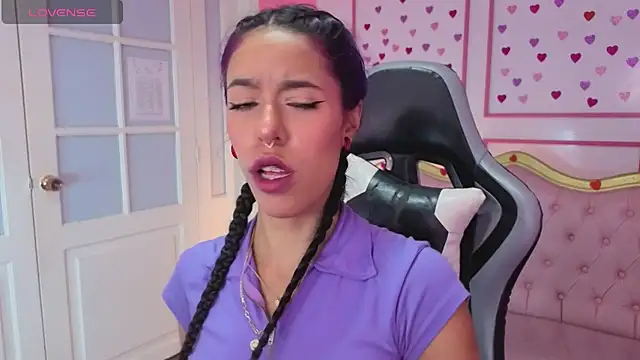 Snapshot of stephania_t chatting on 12/05/25, 12:37 stephania t online show from 12/05/25, 12:37