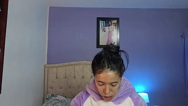 stephania t online show from 05/13/26, 02:46