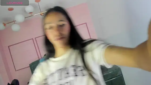 Snapshot of stephania_t chatting on 03/22/25, 10:49 stephania t online show from 03/22/25, 10:49