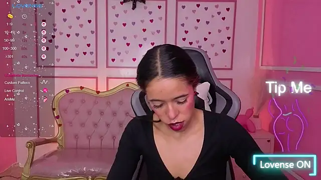 Snapshot of stephania_t chatting on 11/23/25, 12:37 stephania t online show from 11/23/25, 12:37