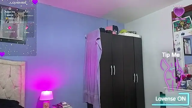 Snapshot of stephania_t chatting on 06/09/26, 05:47 stephania t online show from 06/09/26, 05:47