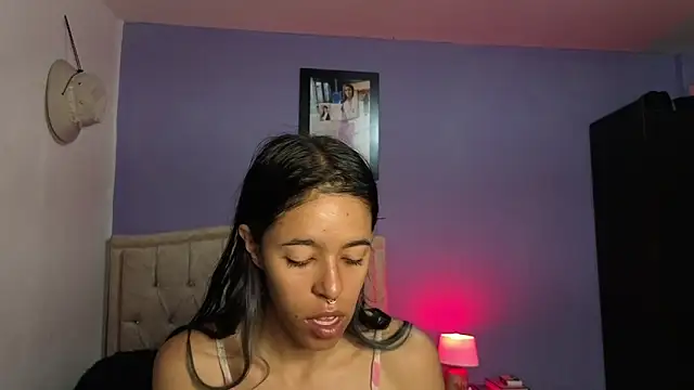 Snapshot of stephania_t chatting on 06/17/26, 02:49 stephania t online show from 06/17/26, 02:49