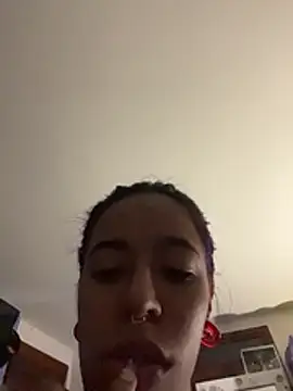 Snapshot of stephania_t chatting on 11/03/25, 04:17 stephania t online show from 11/03/25, 04:17