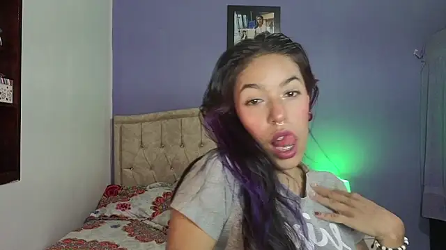 stephania t online show from 04/22/26, 03:30