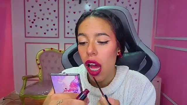 Snapshot of stephania_t chatting on 11/21/25, 11:53 stephania t online show from 11/21/25, 11:53