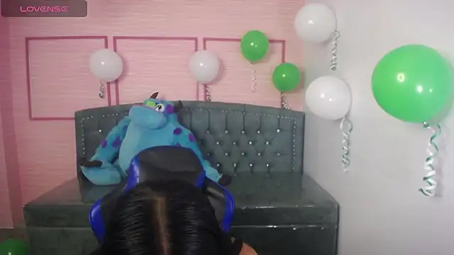 Snapshot of stephania_t chatting on 03/17/25, 10:49 stephania t online show from 03/17/25, 10:49