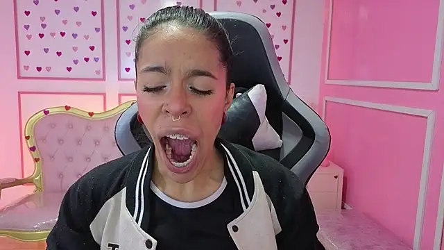 Snapshot of stephania_t chatting on 09/26/25, 11:39 stephania t online show from 09/26/25, 11:39